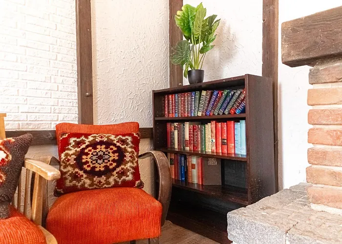 Elegant 2-bedroom With Shared Garden Near U6 Schoepfwerk Διαμέρισμα Βιέννη