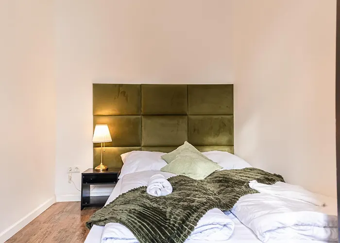 Διαμέρισμα Elegant 2-bedroom With Shared Garden Near U6 Schoepfwerk Βιέννη