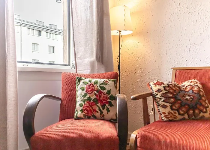 Elegant 2-bedroom With Shared Garden Near U6 Schoepfwerk Διαμέρισμα *