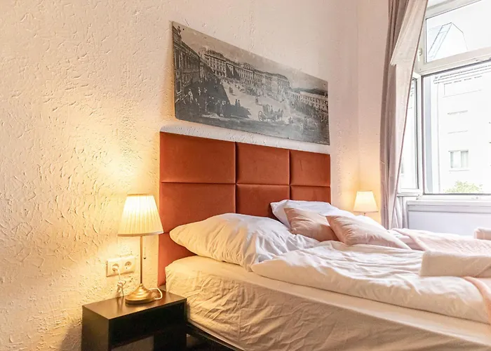 Διαμέρισμα Elegant 2-bedroom With Shared Garden Near U6 Schoepfwerk *